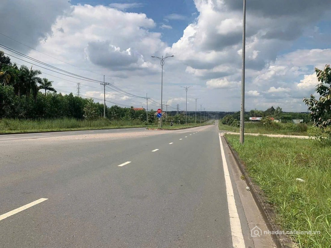 Bán đất thổ cư: Đất gần KCN Giang Điền, Mặt Đường 60m Cách Sân Bay Long Thành C