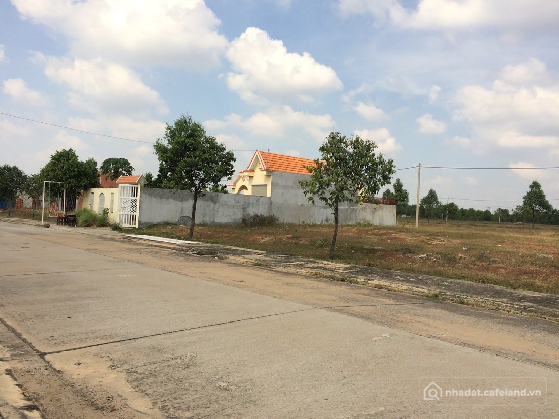 Bán đất thổ cư: 300m² FULL THỔ CƯ – GẦN KĐT PHÚC HƯNG GOLDEN, CHƠN THÀNH – 590 T