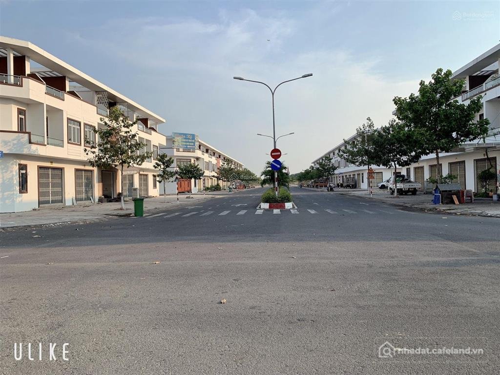 Bán nhà riêng: Nhà phố giá rẻ tại khu đô thị bàu xéo tt. trảng bom, 100m2, giá 3
