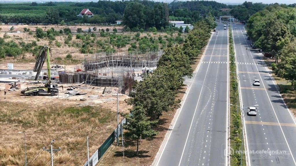 Bán đất thổ cư: Anh chủ cần bán gấp lô đất dt 500m2 (15m x 33m) full thổ cư đườn