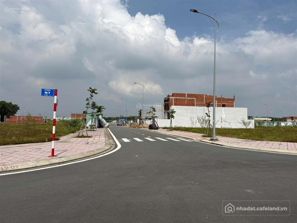 Bán đất thổ cư: Vàng tăng nóng , bất động sản sân bay long thành âm thầm tích lũ