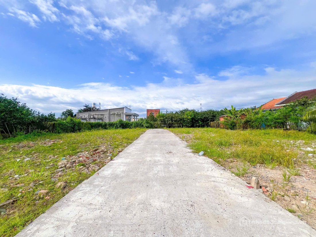 Bán đất thổ cư: HÀNG HOT... ĐẤT Ở ĐÔ THỊ CÒN VÀI LÔ BIỆT THỰ NGANG 6 -7 SỔ SẴN