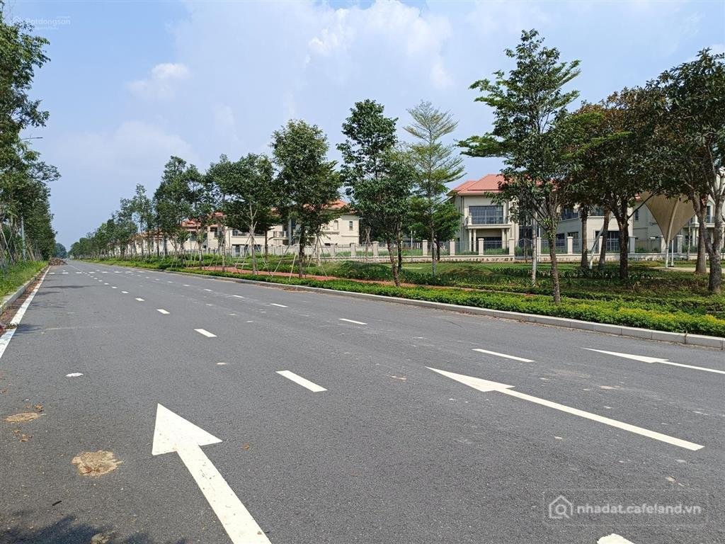 Bán đất thổ cư: Siêu phẩm 5500m2 đất mt nhựa 47m, đối diện khu bt 5* swanpark. c