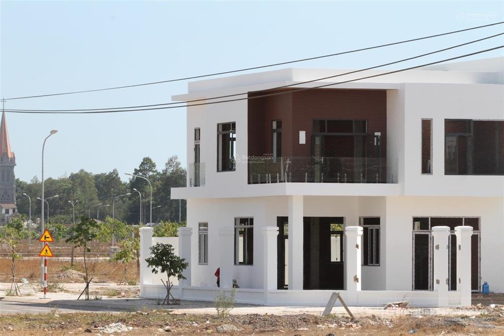 Bán nhà riêng: Bán gấp biệt thự tại khu đô thị bàu xéo, 6,5 tỷ, 220m2