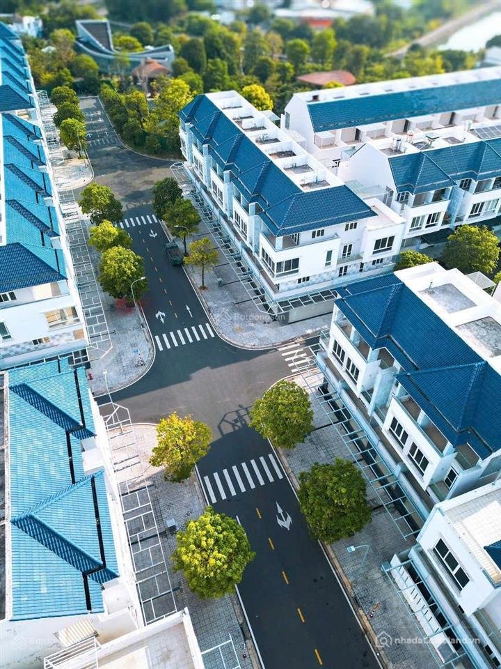 Bán nhà riêng: Nhà hoàn thiện 1 trệt 2 lầu văn hoa villas, không gian yên tĩnh a