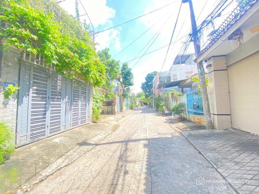 Bán nhà riêng: Nhà c4, ngang 6m, ngay chợ lý văn sâm, cạnh nhà trẻ hoa sen, trườ