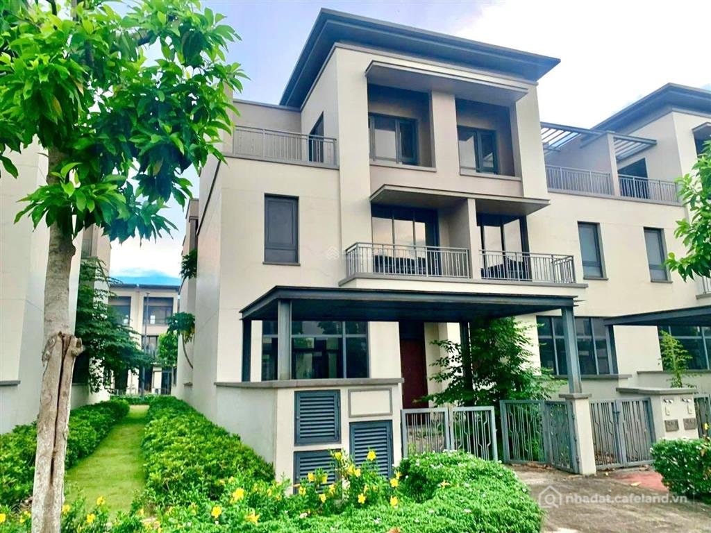 Bán nhà riêng: Nhà phố góc swanpark 1 trệt 2 lầu (đẹp như hình), vị trí thoáng m