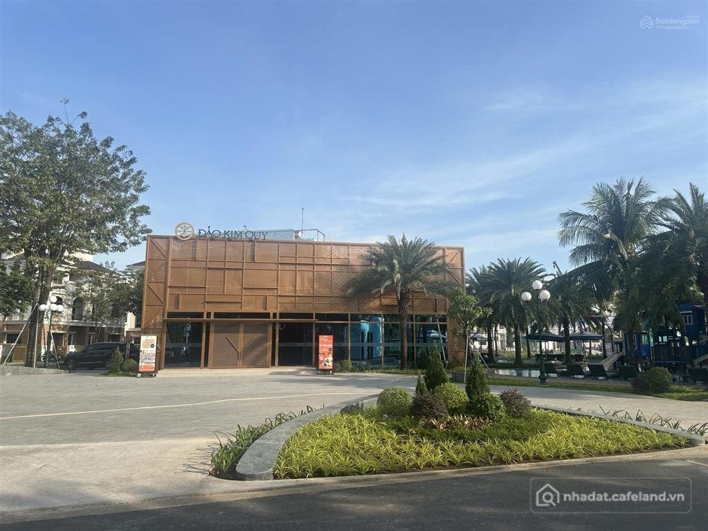 Bán nhà riêng: Cần sang nhượng căn biệt thự song lập tại đảo kim quy, cách sông 