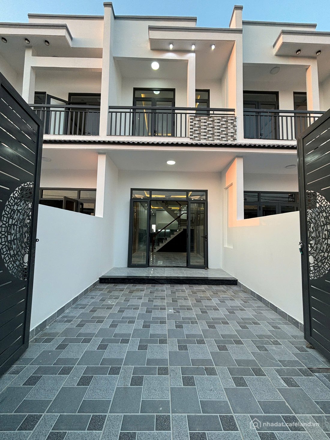 Bán căn hộ chung cư: NHÀ GẦN ĐƯỜNG ĐỒNG KHỞI-MỚI HOÀN CÔNG-GIÁ RẺ CHỈ 2XXX LẸ TA