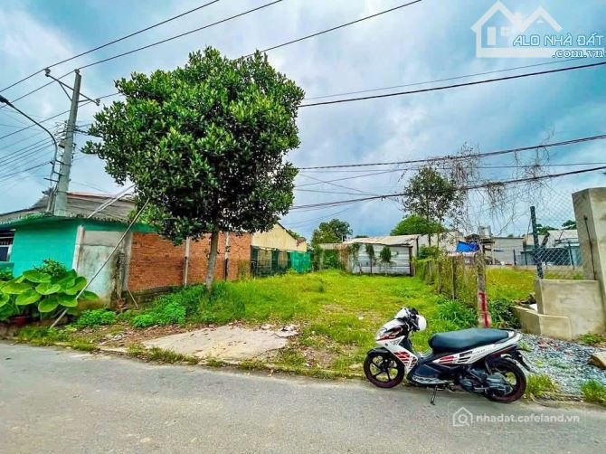 Bán đất thổ cư: Cần bán đất 380m2 giá 630 triệu đường An Bình, gần khu công nghi