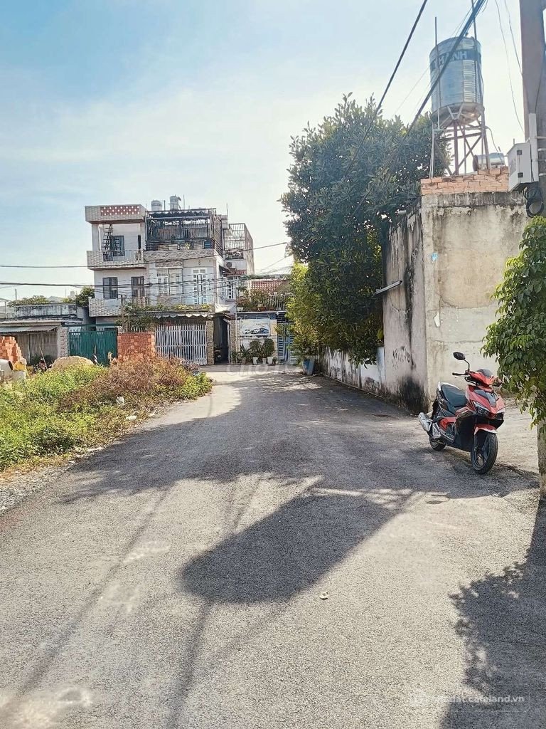 Bán đất thổ cư: Cần bán lô đất 1 xẹt Phước Bình – Long Thành – Sổ riêng 2Tỷ6