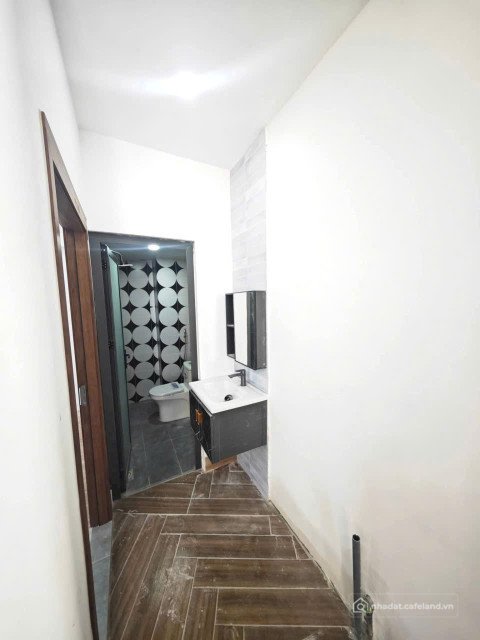 Bán nhà riêng: Chủ gửi Bán căn Nhà góc hai mặt tiền đường 1 trệt 1lầu phường qua