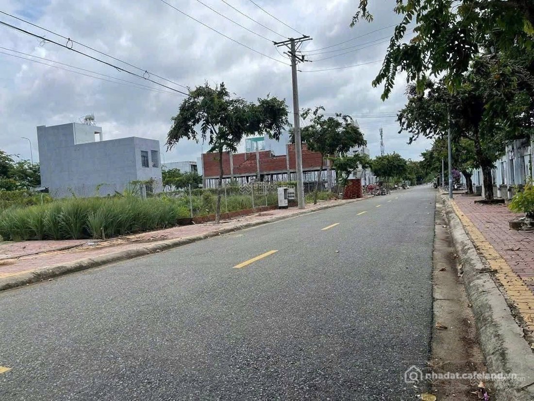 Bán đất thổ cư: Ngộp đất ở Nhơn Trạch giá 1ty5 -sổ sẵn- dân cư đông đúc-kết nối 