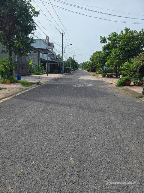 Bán đất thổ cư: khu dân cư Lavender- Tân Bình - Vĩnh Cửu - Đồng Nai. Chỉ 1Tỷ750t