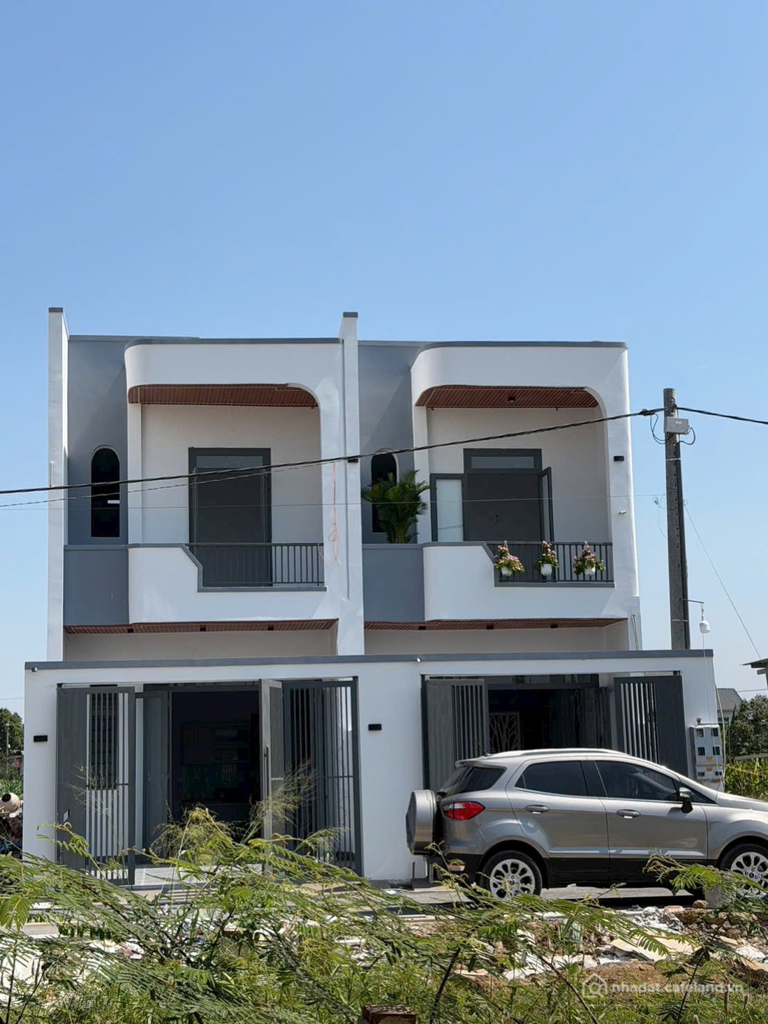 Bán nhà riêng: Bán căn nhà trệt lầu mới hoàn thiện , khu dân cư mới, phường Tân 