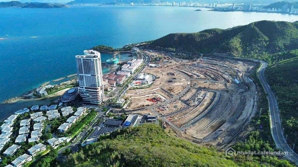 Bán nhà riêng: Shophouse libera nha trang góc 2 mặt tiền gần nhà hát đó, thấy bi