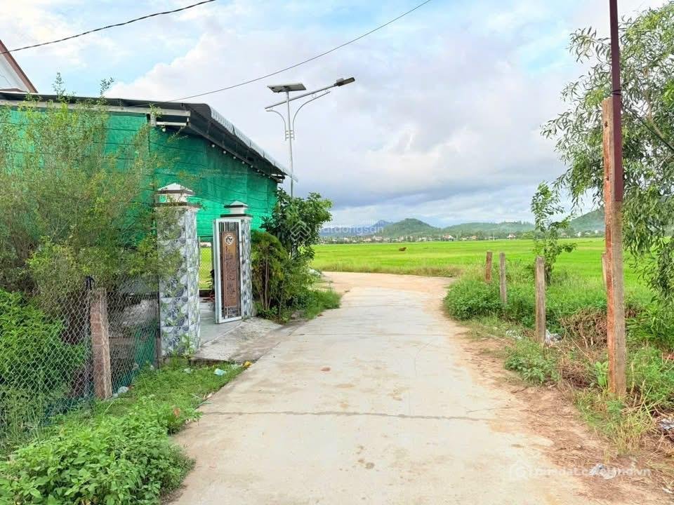 Bán đất thổ cư: Lô đất nằm gần khu công nghiệp dốc đá trắng pk13 diện tích 214.5