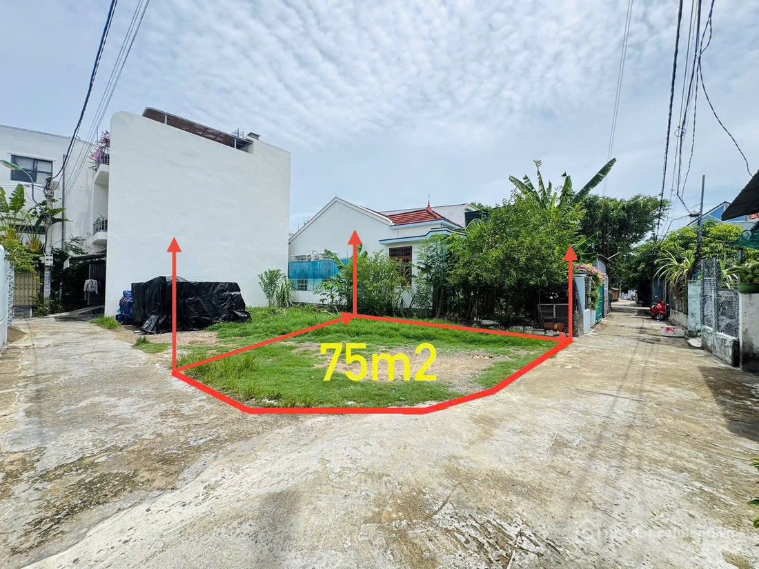 Bán đất thổ cư: Bán lô đất đẹp ngay chợ Vĩnh Thái - Nha Trang ( Bây giờ là phườn