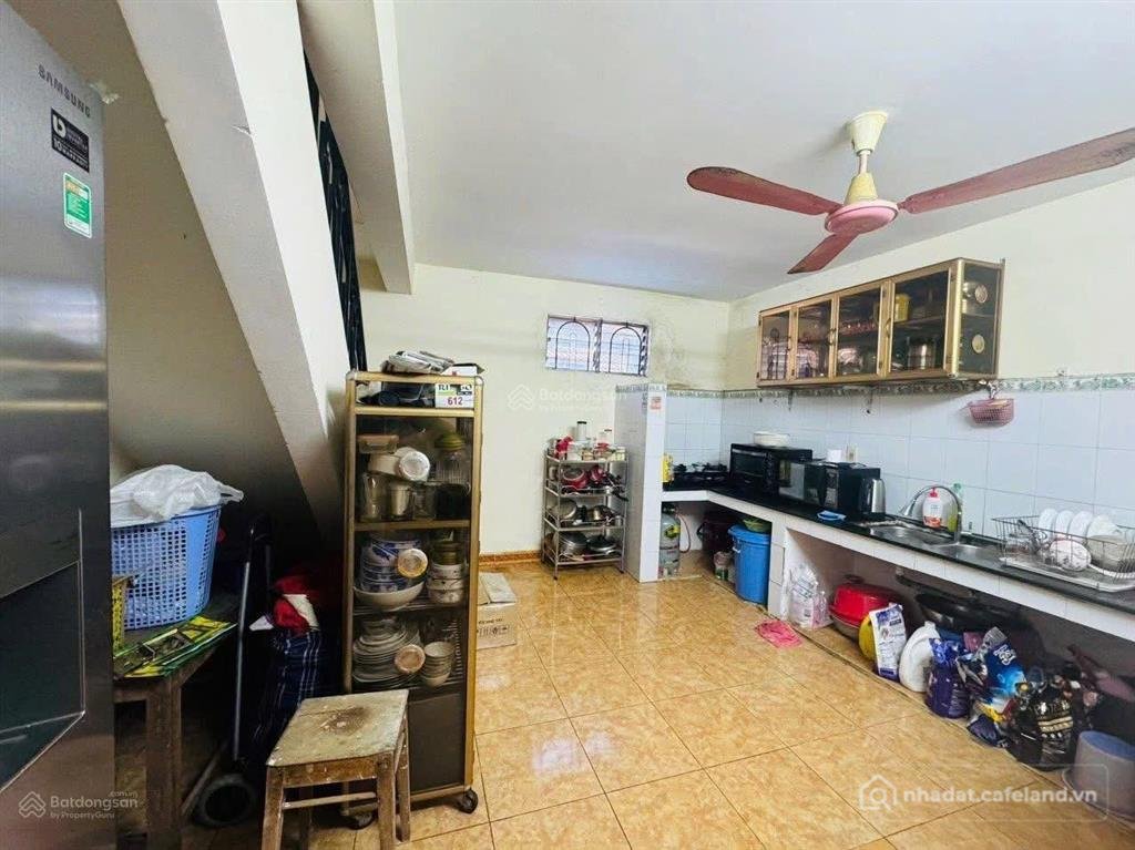 Bán nhà riêng: Bán nhà 2 tầng đường tản viên phước hoà nha trang ngang 8m