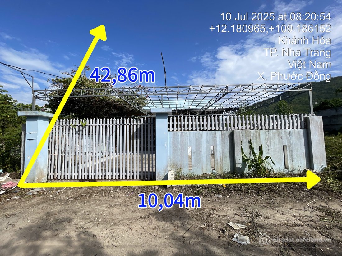 Bán nhà riêng: Bán nhà 427.1m² có sẵn 200m² thổ cư ngang 10m giá 4.7 tỷ tại Đườn