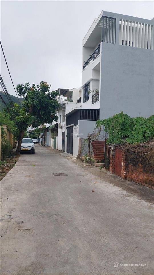 Bán đất thổ cư: Bán đất đẹp gần biển đường sử hy nhan, vĩnh hòa, nha trang. dt 9
