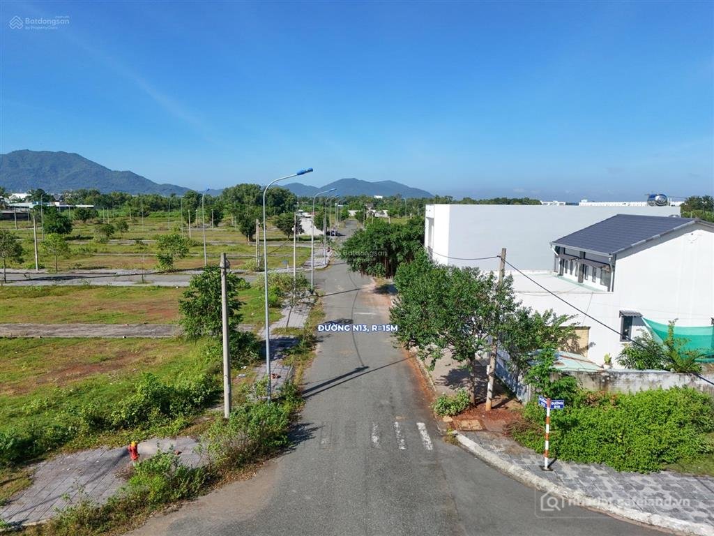 Bán đất thổ cư: Bán lô đường n13 tái định cư sonadezi,suối nghệ, châu đức. giá c