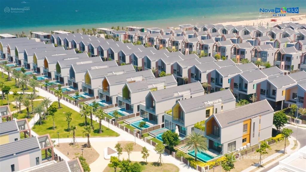 Bán nhà riêng: Cắt lỗ 1.5 tỷ/căn biệt thự đơn lập biển 240m2,đã nhận nhà,vài bướ