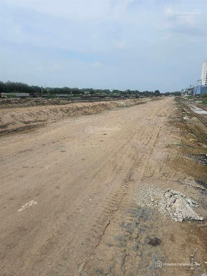 Bán đất thổ cư: Bán đất mặt tiềnkênh tham lương bình tân ( hiếm có khu vực)