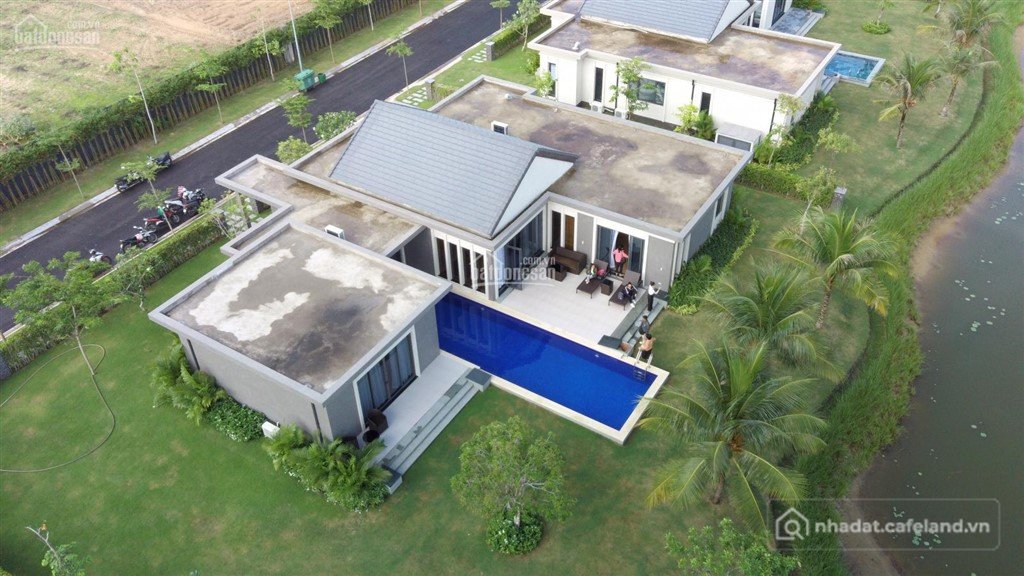 Bán nhà riêng: Bán căn biệt thự căn góc 4pn coastar estate hồ tràm villas 850m2 