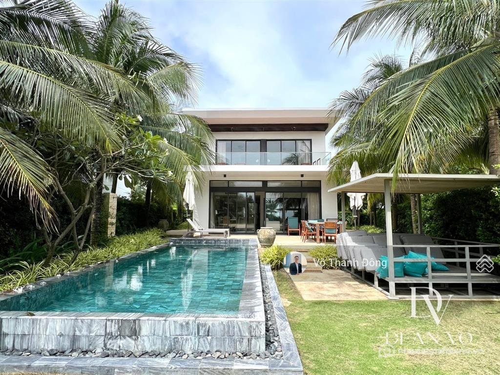 Bán nhà riêng: Bán biệt thự 3 phòng ngủ 677m2 trực diện biển melia, giá tốt nhất