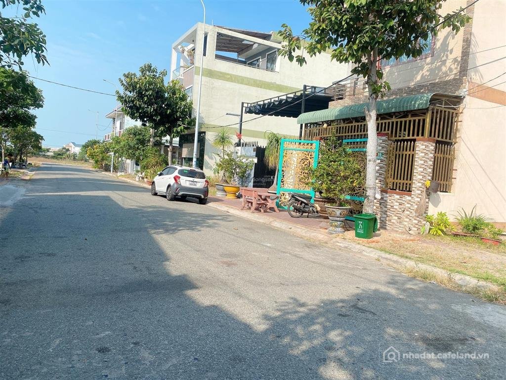 Bán đất thổ cư: Bán gấp 2,85 tỷ tt long hải khu dân cư xây dựng tự do không cần 