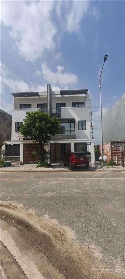 Bán nhà riêng: Nhà phố 3 lầu bà rịa city gate dt 6x20m. chỉ 5,5 tỷ. shr. 0777 06