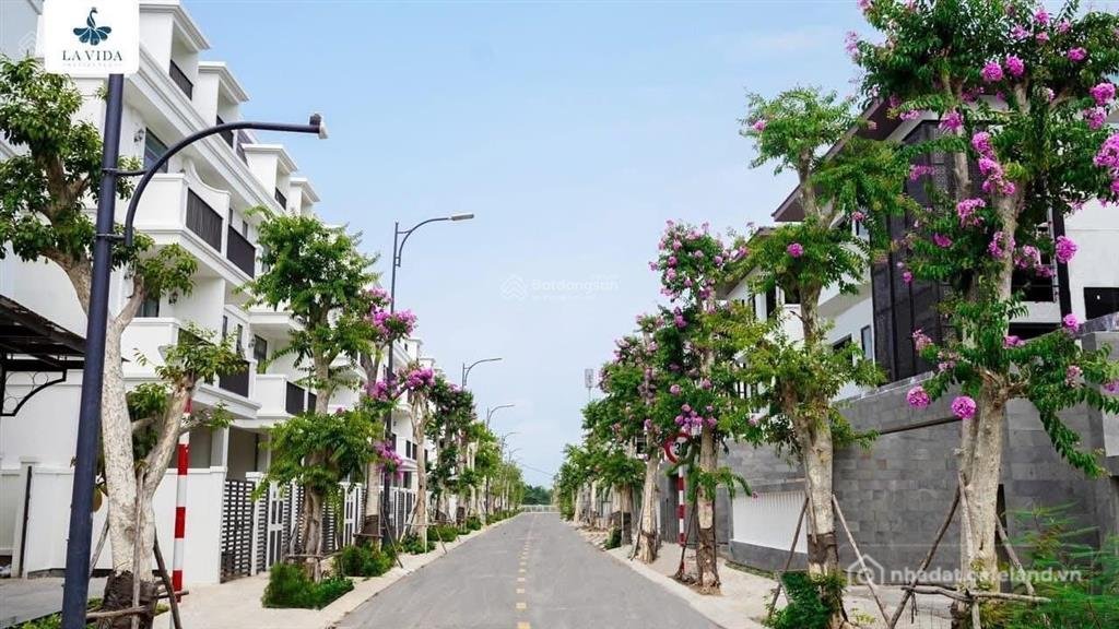 Bán nhà riêng: Chính chủ gửi bán 2 căn nhà phố dãy lk7, lk9 giá tốt, view đẹp