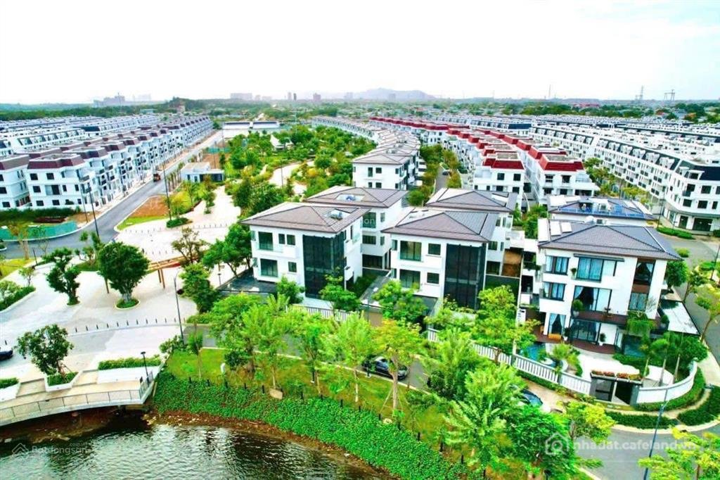 Bán nhà riêng: Bán gấp bt đẹp ở la vida residences, 30 tỷ vnd, 350m2, view hồ, 3