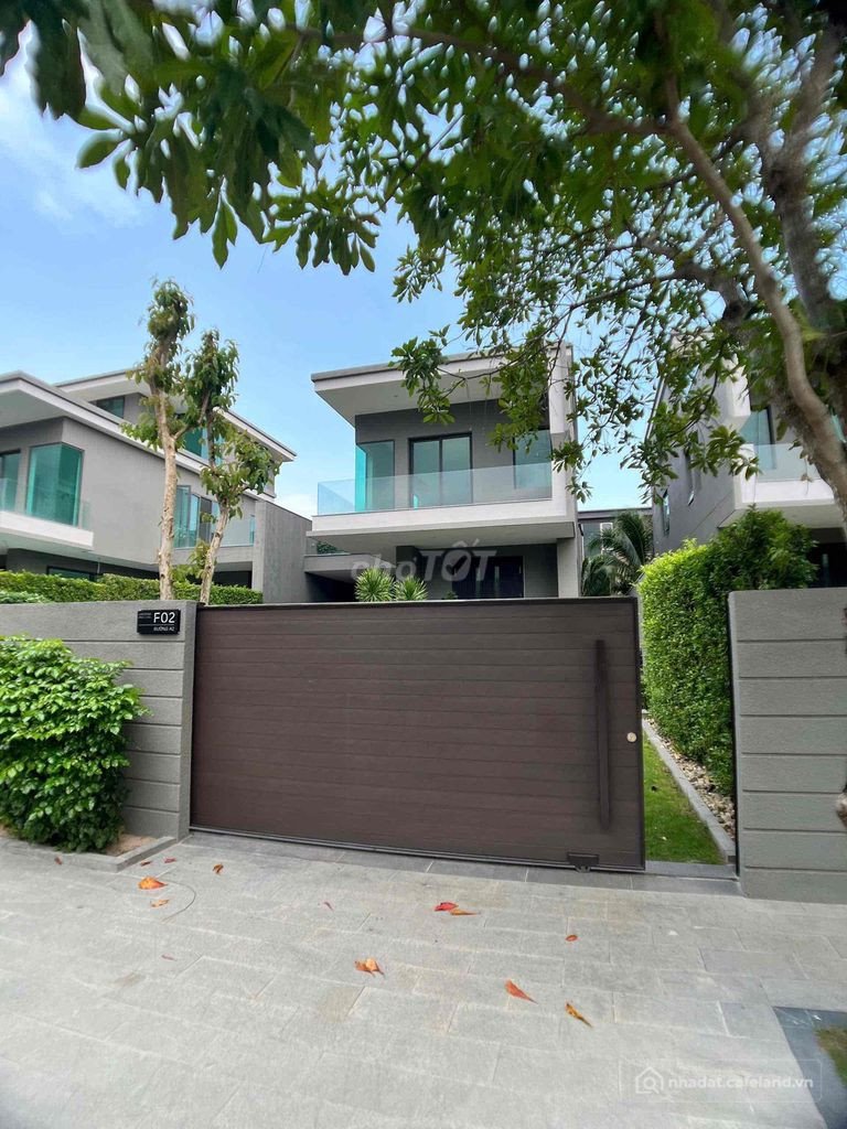 Bán nhà riêng: Bán biệt thự Biển đơn lập siêu đẹp Wyndham Lagoona Hồ Tràm - Bình