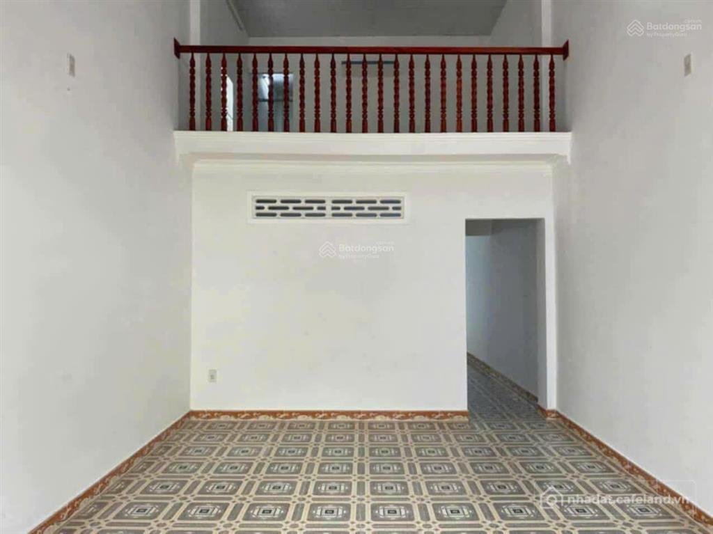 Bán nhà riêng: Bán đất tặng nhà cấp 4 hoà tây bắc nha trang, ngang 4.1m, hẻm ô t