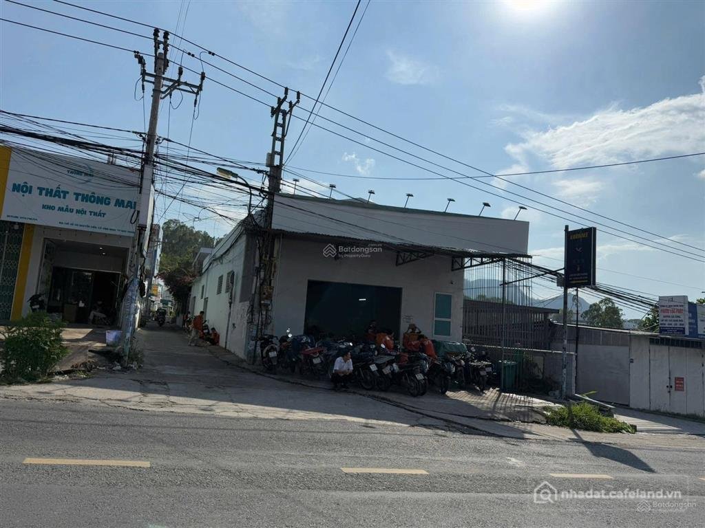 Bán đất thổ cư: Lô đất sẵn 2 nhà cho thuê, mặt tiền đường nguyễn xiển nha trang 