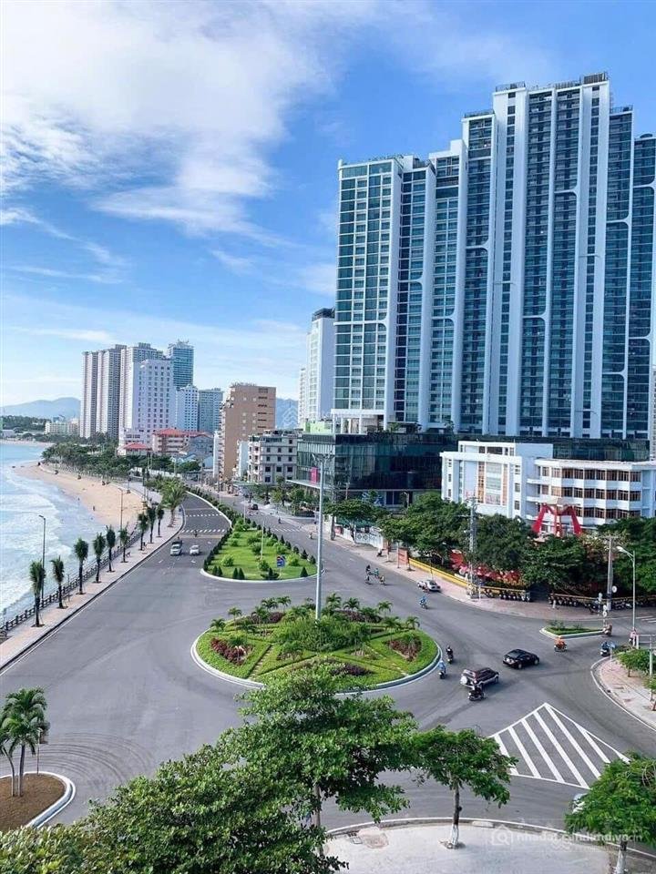 Bán căn hộ chung cư: Căn studio scenia bay nha trang ban công đông nam bán gấp c