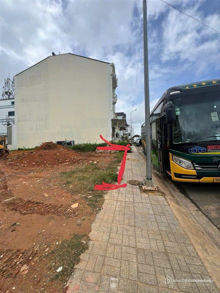 Bán đất thổ cư: Đất khu liên hiệp thể thao 110m2, giá chỉ 9 tỷ 500tr