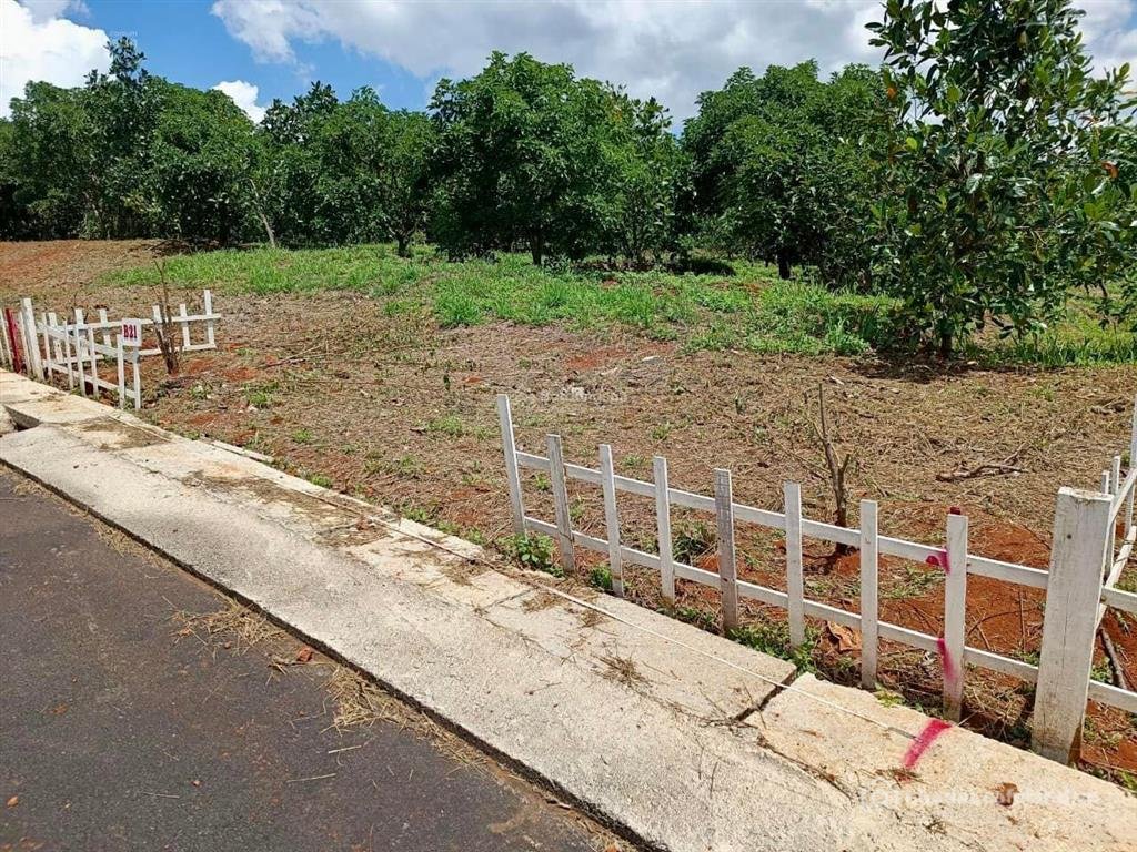 Bán đất thổ cư: Bán 4226m2 đất thổ cư hai mặt tiền đường gần cafe mê linh garden