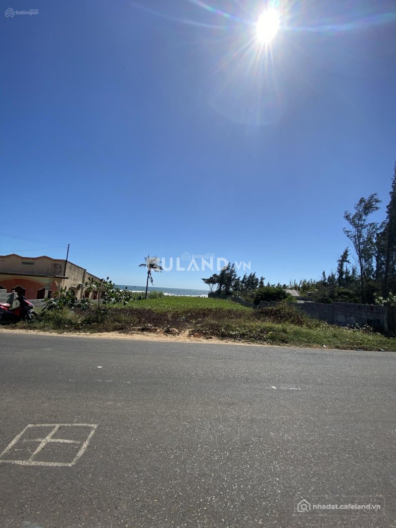 Bán đất thổ cư: Bán 1200m2 mặt tiền đường Hòn Lan, sát Thanh Long Bay - giá 11 t