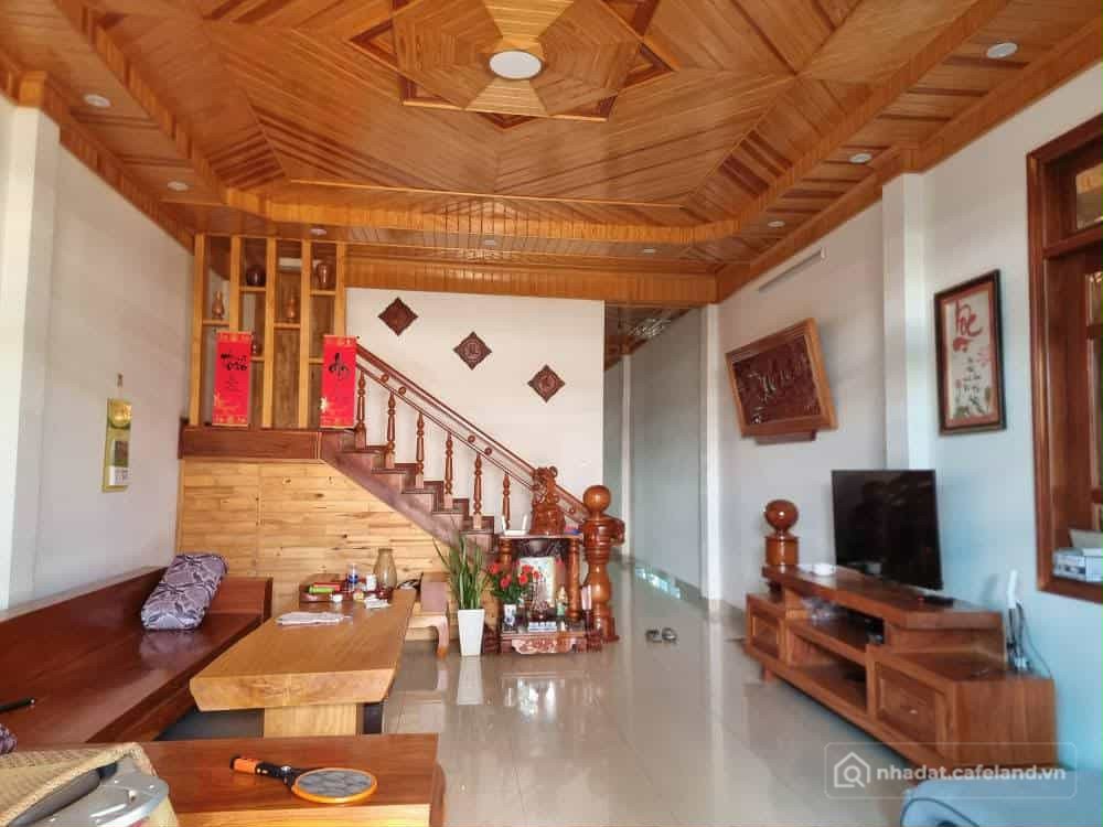 Bán nhà riêng: Bán nhà và đất mặt tiền chính đt 724, phú hội, đức trọng