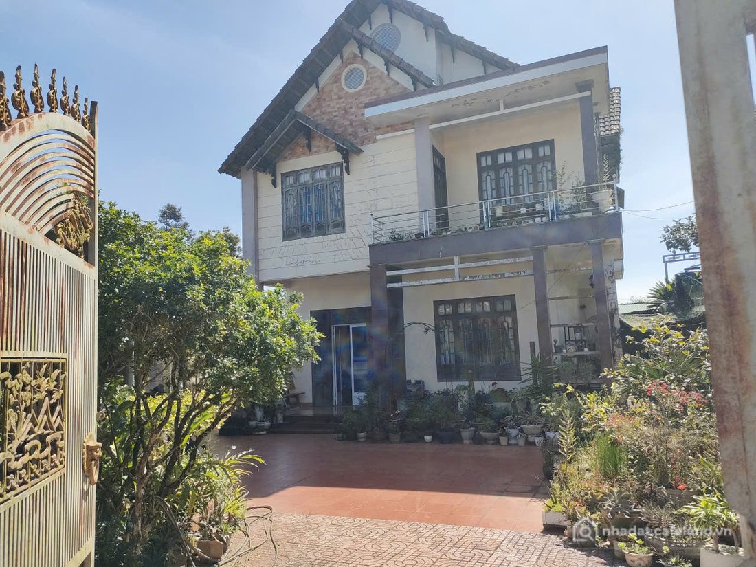 Bán nhà riêng:  BÁN NHÀ 2 MẶT TIỀN NGÃ 3 – HUỲNH THÚC KHÁNG (CŨ) – Thuận tiện k