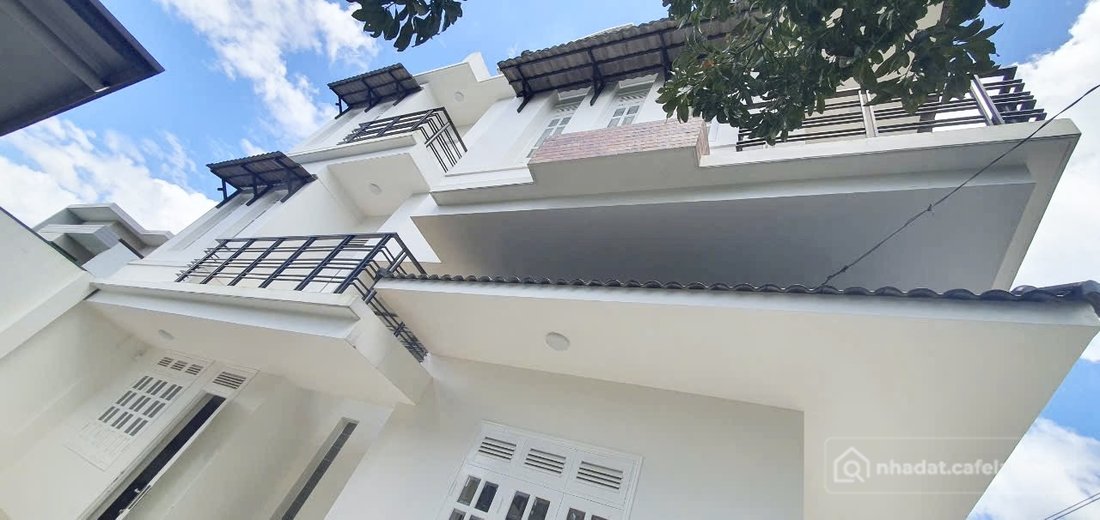 Bán nhà riêng: Biệt thự đẹp, thoáng mát Đường Bùi Thị Xuân, phường 1 Bảo Lộc