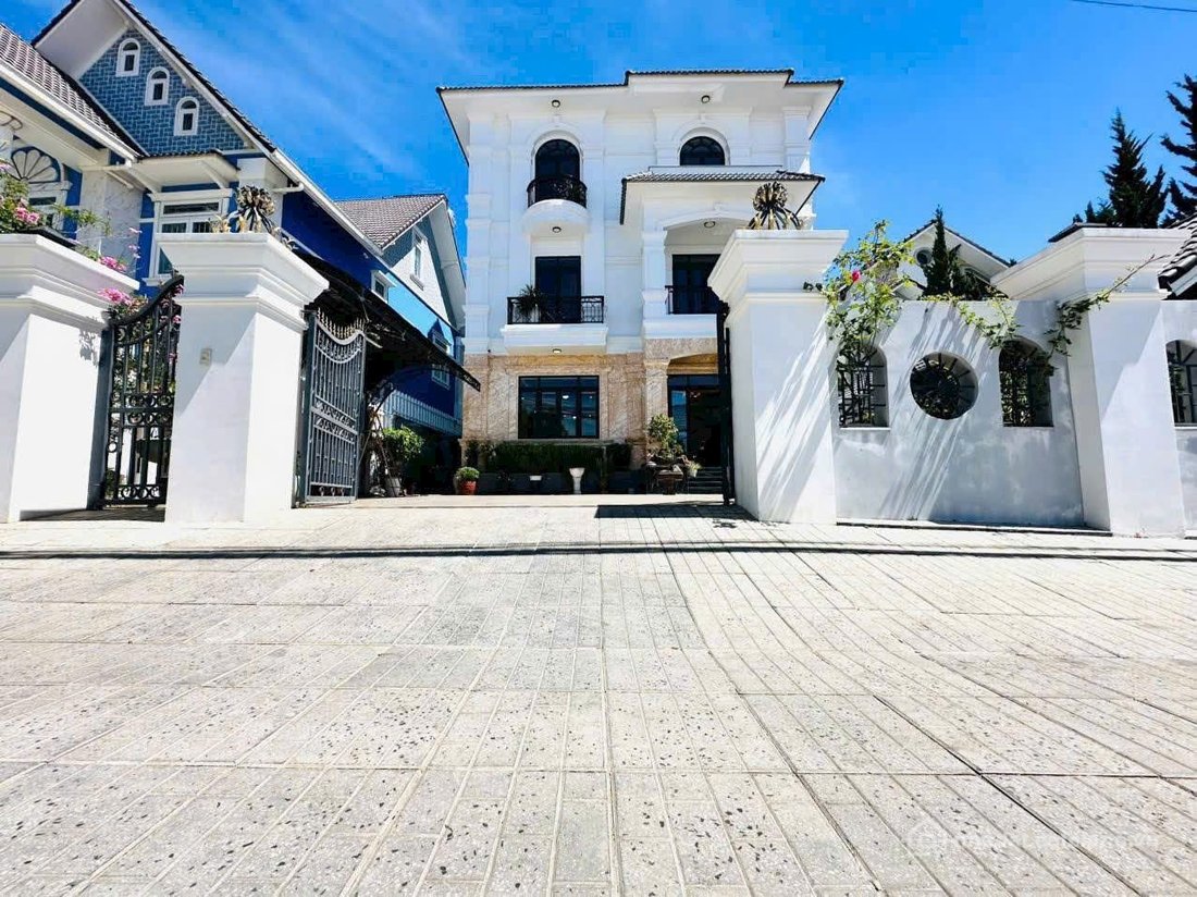 Bán nhà riêng: BÁN BIỆT THỰ ĐẸP ĐƯỜNG OTO MAI ANH ĐÀO, PHƯỜNG LÂM VIÊN, ĐÀ LẠT. 