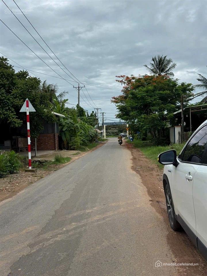 Bán đất thổ cư: Bán đất mặt tiền ngay sát khu công nghiệp chà là đường nhựa qh 3