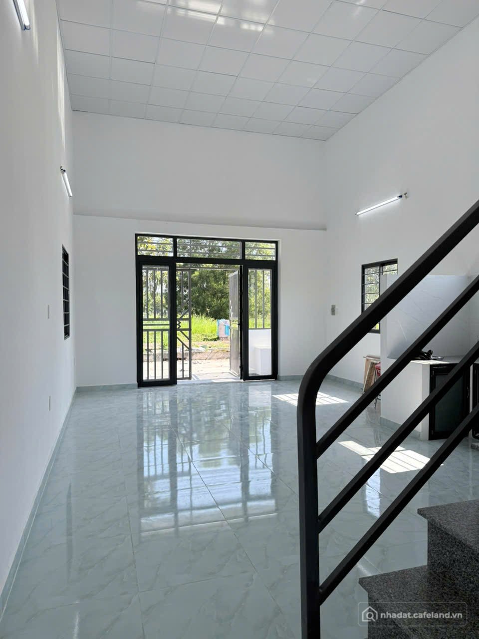 Bán nhà riêng: Nhà 5x15 mới xây KDC Làng Sen 2pn 2wc giá 1.85 tỷ