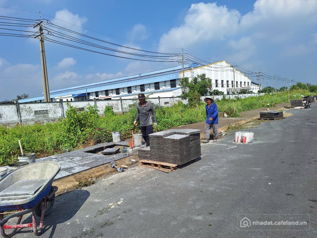 Bán đất thổ cư: Bán đất làng sen chính chủ giá rẻ 699 triệu/nền 75m2