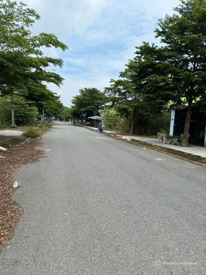 Bán đất thổ cư: chủ gửi bán 125m2 giá 1 tỷ - khu dân cư tân đức- bình tiền 1- đứ