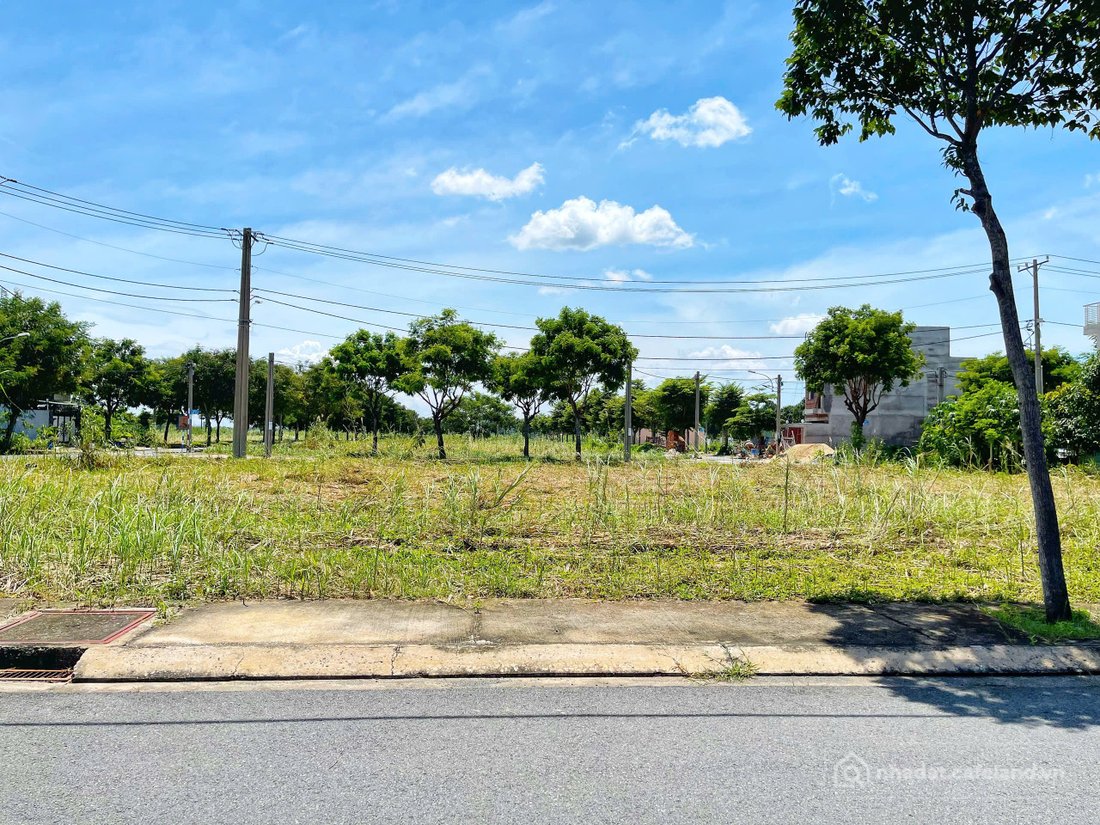 Bán đất thổ cư: Bán đất khu Saigon Village, 112m² ngang 7m, giá 3.4 tỷ Xã Cần Gi